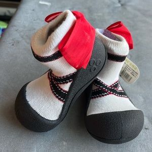 Mary Janes Attipas baby walking shoes size 5.5